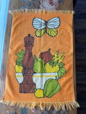 Vintage MCM 1970s Terry Cloth Kitchen Towel  Butterfly, Pepper Mill & Veggies